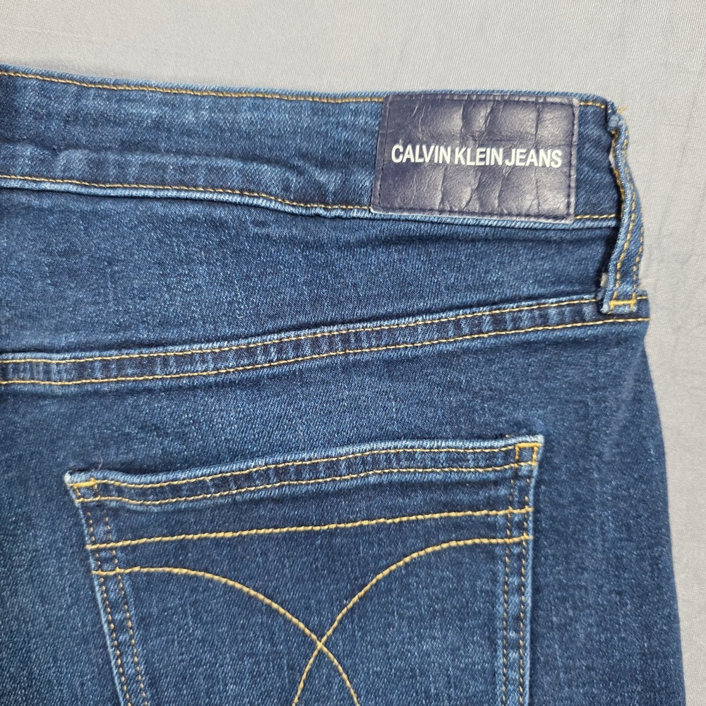 Calvin Klein Womens Size 12 Dark Wash Denim Bermuda Shorts Stretch Knee Length - Picture 9 of 11